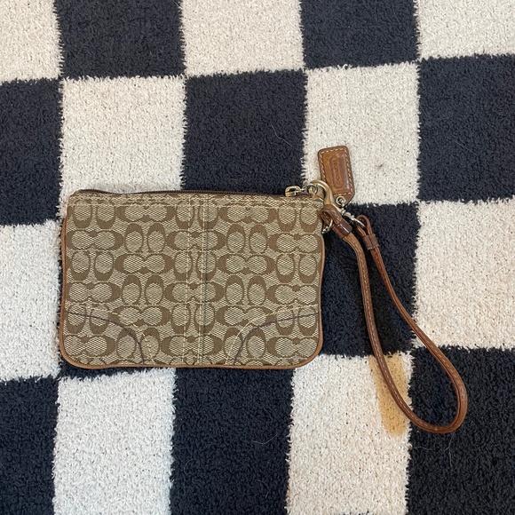 coach small signature classic khaki tobacco brown wristlet - Picture 1 of 4